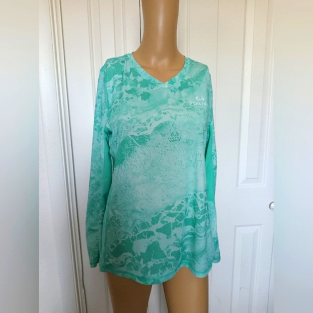 Real Tree Womens Small Fishing Shirt - Vented Underarms - 95 Poly 5 Spandex.